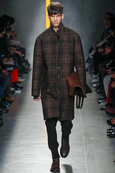 Look 9